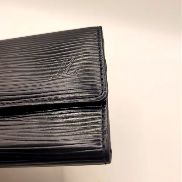 Louis Vuitton Epi Leather Black 6 Key Ring